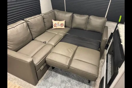 2022 Keystone Hideout 38FDDS – Your Home Away From Home - SLMO1733