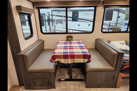 2022 Keystone Hideout 38FDDS – Your Home Away From Home - SLMO1733