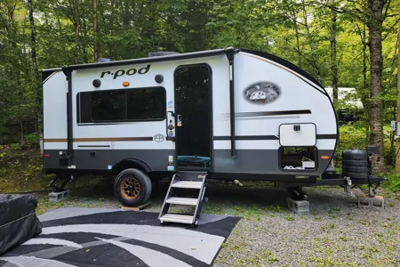 Lise Forest River R pod Roulotte