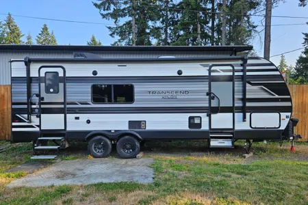 Minky and Mulani's Grand Design Transcend Xplor Travel Trailer