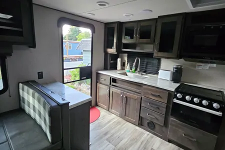 Minky and Mulani's Grand Design Transcend Xplor Travel Trailer