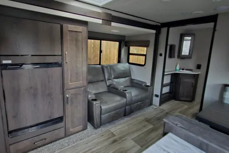Minky and Mulani's Grand Design Transcend Xplor Travel Trailer