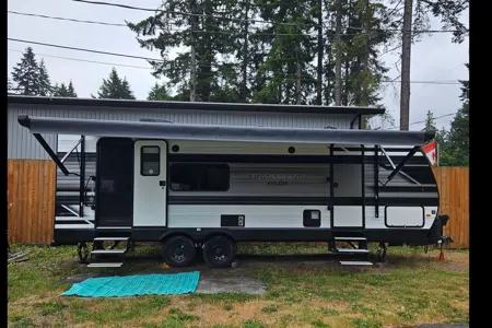 Minky and Mulani's Grand Design Transcend Xplor Travel Trailer