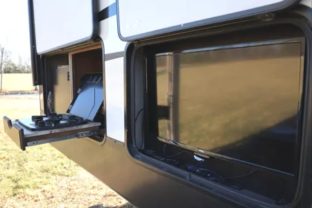 🚐 Reflection in Paradise 🌴