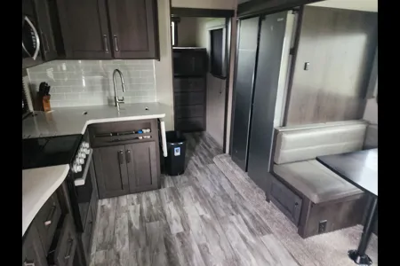 Corey's 2022cGrand Design 28 BH Fifth Wheel