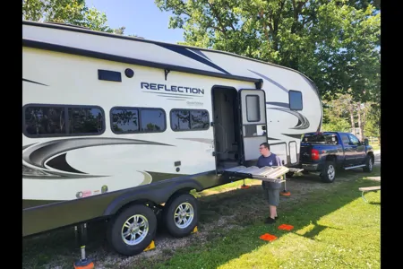 Corey's 2022cGrand Design 28 BH Fifth Wheel