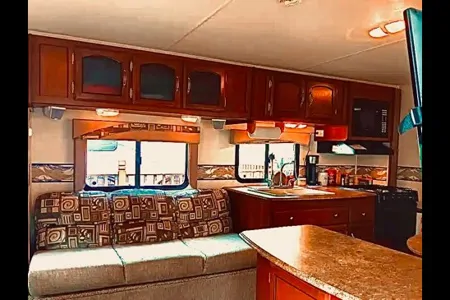 Easy tow, lightweight, Pristine condition, itsSummerEnjoy It!