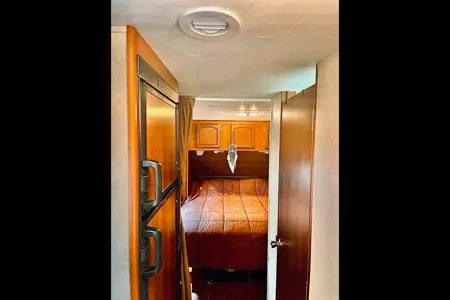 Easy tow, lightweight, Pristine condition, itsSummerEnjoy It!