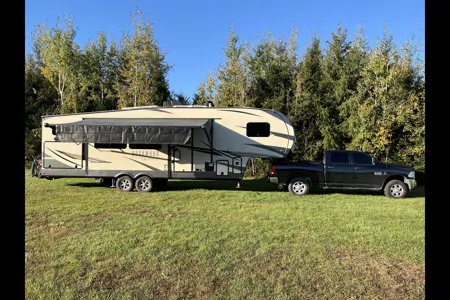 Tim's Forest River Rockwood Signature Ultralight Fifth Wheel
