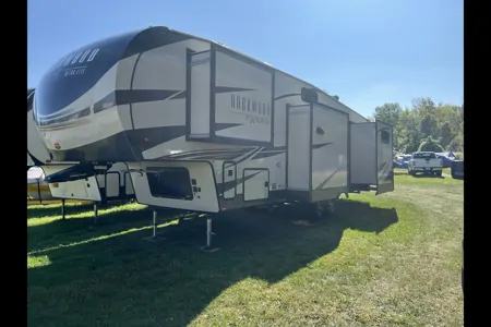 Tim's Forest River Rockwood Signature Ultralight Fifth Wheel