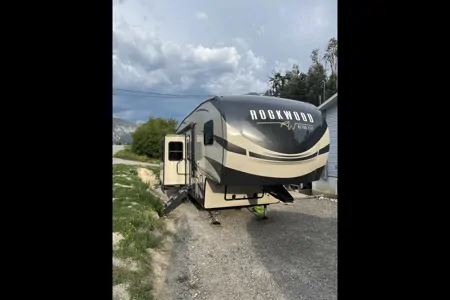 Tim's Forest River Rockwood Signature Ultralight Fifth Wheel