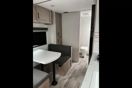 Robert's Grand River 25rb Travel Trailer