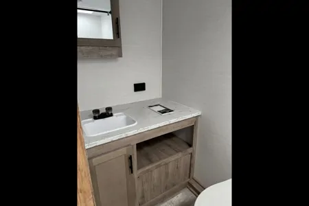 Robert's Grand River 25rb Travel Trailer