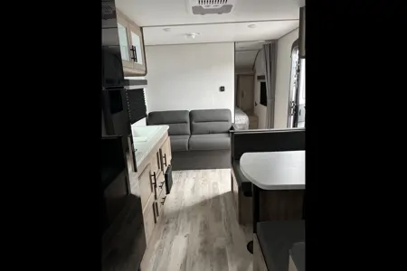 Robert's Grand River 25rb Travel Trailer