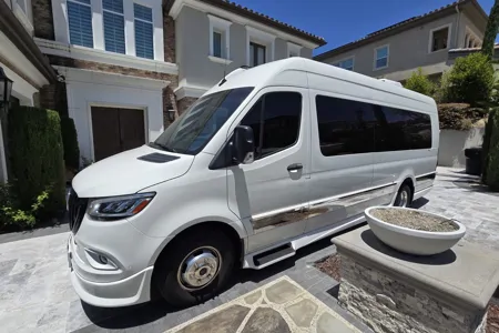 The Ultimate Luxery RV - Grech Strada Class B