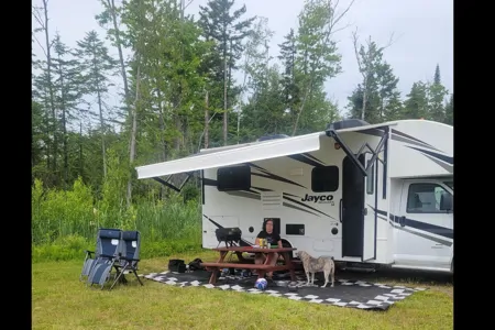 Sylvain Lee Ling Jayco Redhawk se Classe C