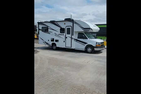 Sylvain Lee Ling Jayco Redhawk se Classe C