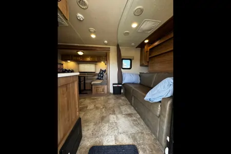 Easy Going and Easy Towing! Great Couples/Small Family Escape on Wheels