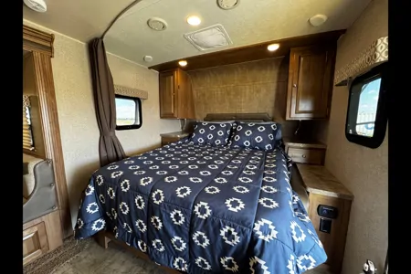 Easy Going and Easy Towing! Great Couples/Small Family Escape on Wheels