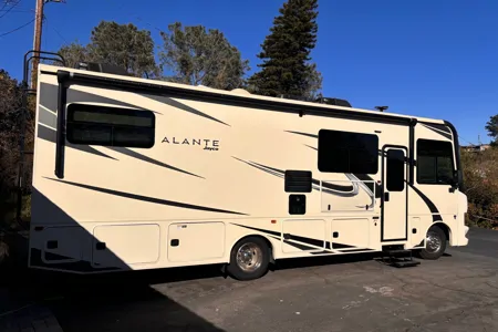New Jayco Alante Class A 29F with bunk beds and full size Fridge and Freezer