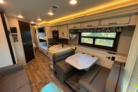 New Jayco Alante Class A 29F with bunk beds and full size Fridge and Freezer