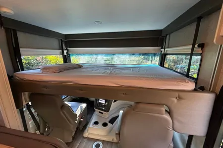 New Jayco Alante Class A 29F with bunk beds and full size Fridge and Freezer