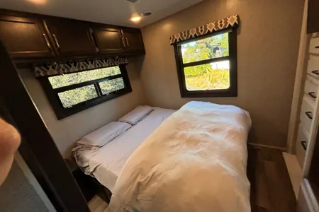 New Jayco Alante Class A 29F with bunk beds and full size Fridge and Freezer