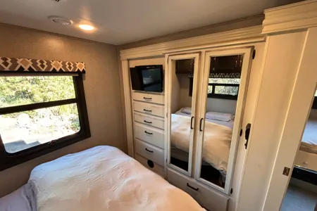 New Jayco Alante Class A 29F with bunk beds and full size Fridge and Freezer
