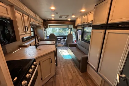 New Jayco Alante Class A 29F with bunk beds and full size Fridge and Freezer