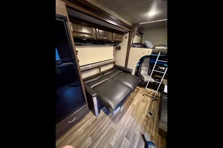 NYK Adventure Bus Thor Motor Coach Outlaw 29J Class C