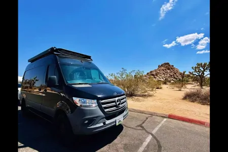 "Avocado" - SPRING LE TOUR's Mercedes 144 High Roof Van