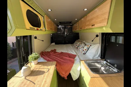 "Avocado" - SPRING LE TOUR's Mercedes 144 High Roof Van