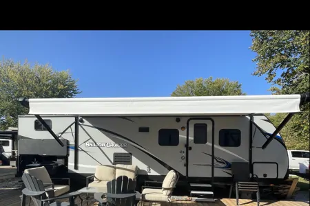 Rolling Retreat Shadow Cruiser 280QBS Travel Trailer