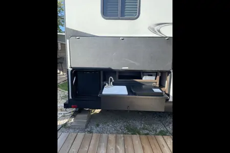 Rolling Retreat Shadow Cruiser 280QBS Travel Trailer