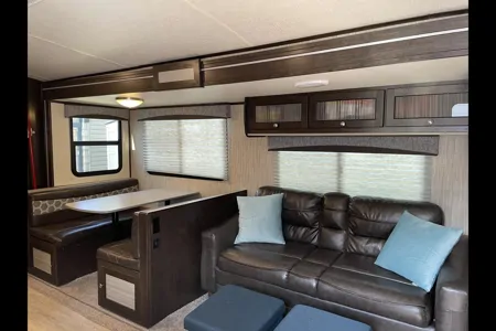 Rolling Retreat Shadow Cruiser 280QBS Travel Trailer