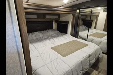 Danny's Keystone Cougar 32 RLI Travel Trailer