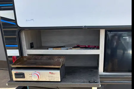 Albert's Prowler 303BH Travel Trailer
