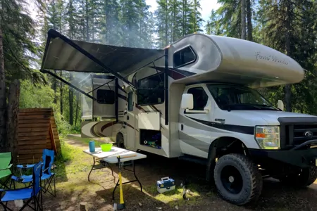 Lisa & Adam's 4x4 Thor Adventure