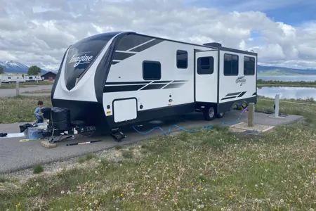 Luxury 35ft Trailer, delivery only, dogs ok