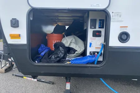 Luxury 35ft Trailer, delivery only, dogs ok