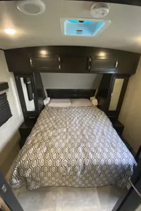 Luxury 35ft Trailer, delivery only, dogs ok