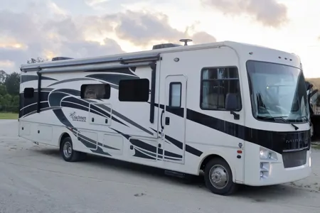 Coachmen Miranda 35OS Class A