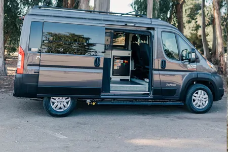 EASY TO USE Pleasure-Way Tofino Campervan