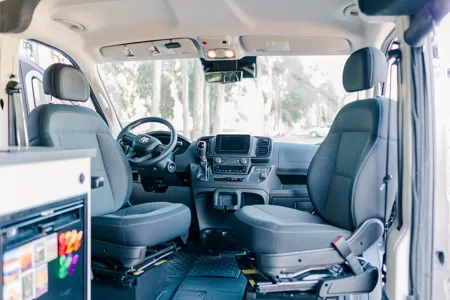 EASY TO USE Pleasure-Way Tofino Campervan