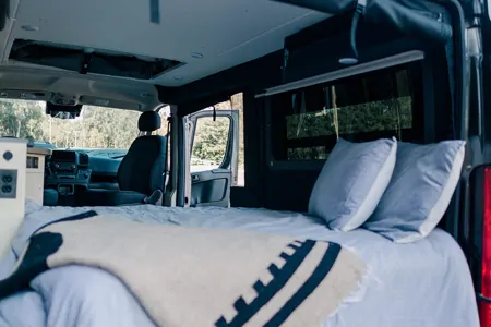 EASY TO USE Pleasure-Way Tofino Campervan