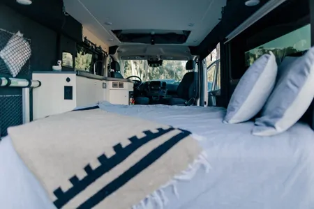 EASY TO USE Pleasure-Way Tofino Campervan