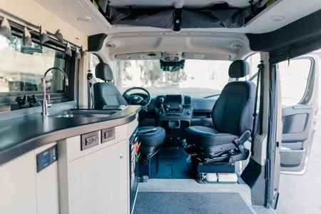 EASY TO USE Pleasure-Way Tofino Campervan