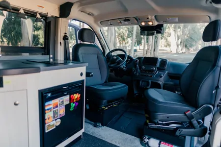 EASY TO USE Pleasure-Way Tofino Campervan