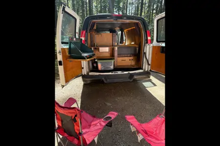 Vanture Campers GMC Johnny Savana