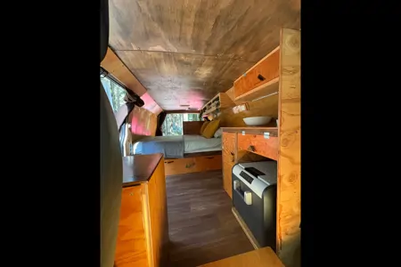 Vanture Campers GMC Johnny Savana